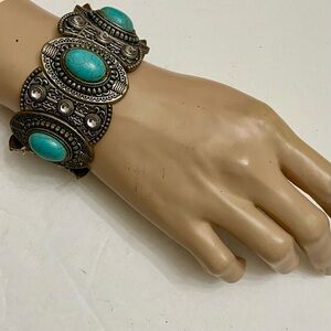 Vintage, Silver Tone and 5 pc Faux Turquoise Elastic Bracelet 8in L x 1.5in W